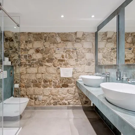 M Luxury Konukevi 4*