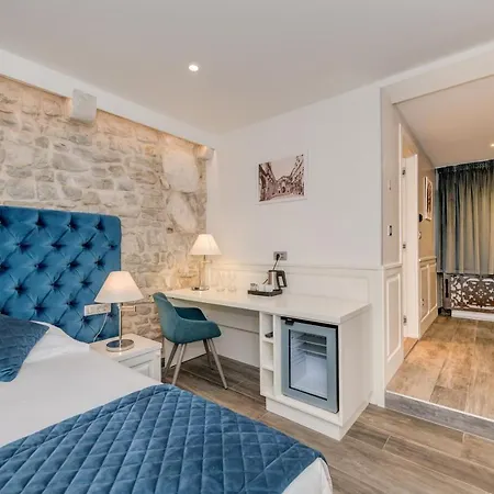 M Luxury Guest house 4*